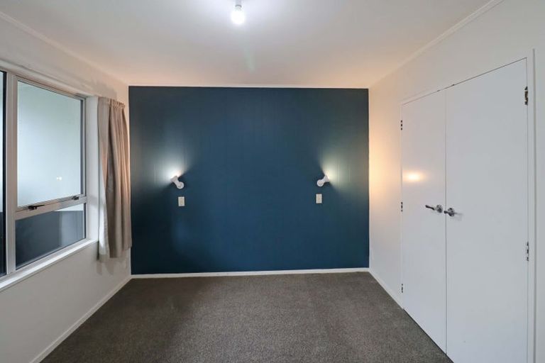 Photo of property in 11a Colchester Crescent, Newlands, Wellington, 6037