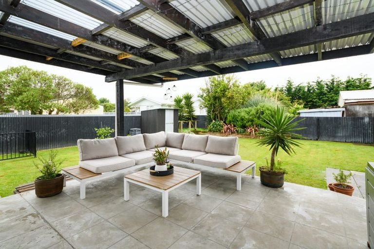 Photo of property in 14 Huntly Street, Foxton, 4814