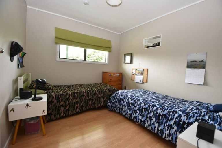 Photo of property in 12 Moreton Road, Carterton, 5713