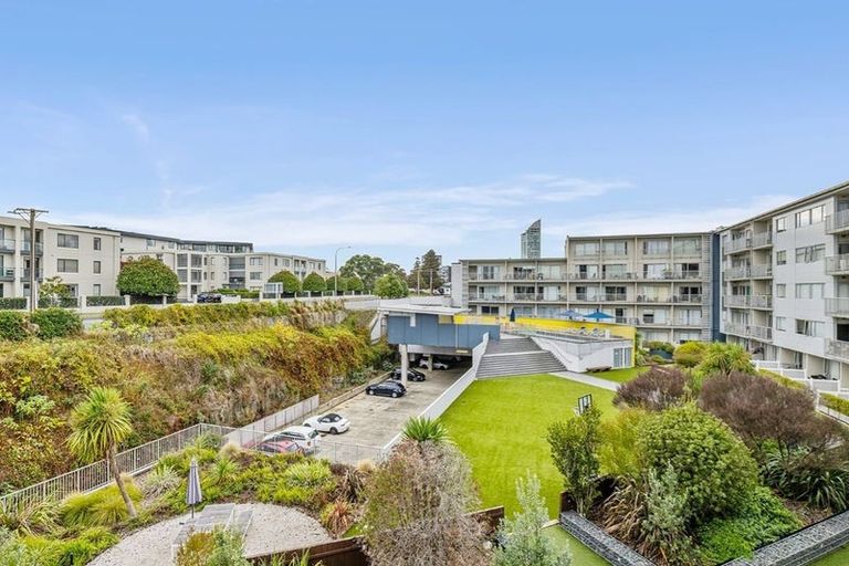 Photo of property in Shoal Haven Apartments, 307a/130 Anzac Street, Takapuna, Auckland, 0622