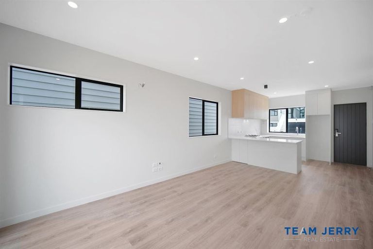 Photo of property in 35 Survila Street, Papakura, 2110