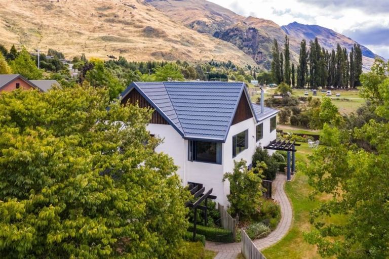 Photo of property in 74 Bills Way, Wanaka, 9305