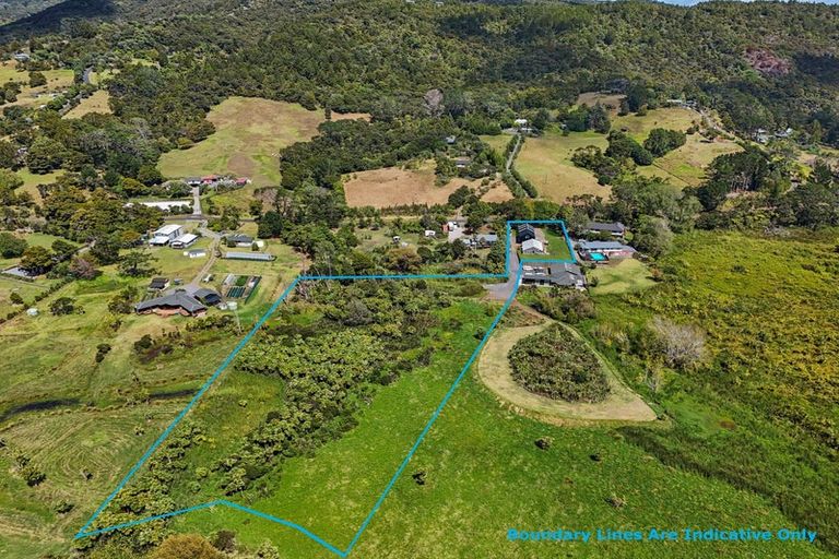 Photo of property in 127 Bethells Road, Waitakere, 0781