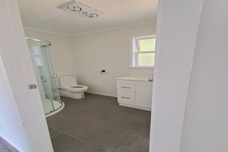 Photo of property in 107 Parkvale Road, Karori, Wellington, 6012