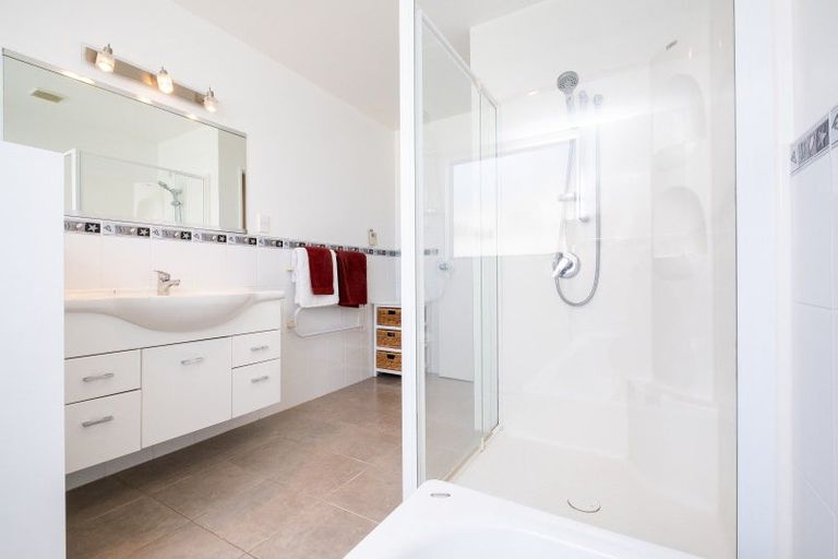 Photo of property in 86 Rochfort Road, Havelock North, 4130