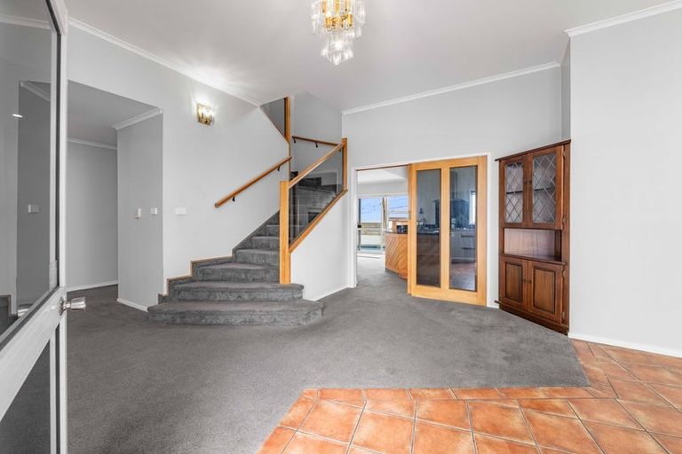 Photo of property in 2 Findlay Street, Moturoa, New Plymouth, 4310