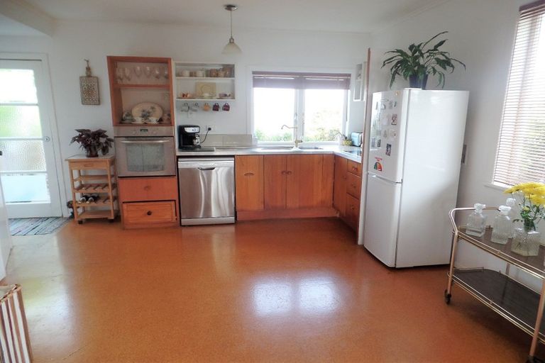 Photo of property in 294 Rangatira Road, Beach Haven, Auckland, 0626