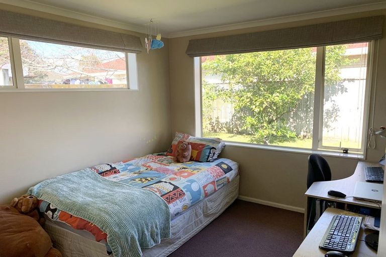 Photo of property in 6 Feeny Crescent, East Tamaki, Auckland, 2013