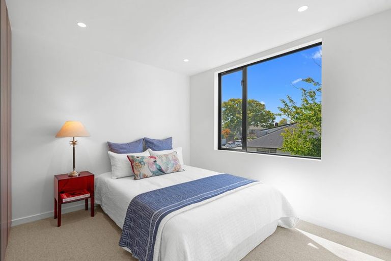 Photo of property in 146a Straven Road, Fendalton, Christchurch, 8014