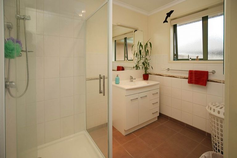 Photo of property in 21 Woodstock Place, Stoke, Nelson, 7011