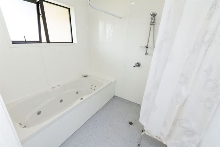 Photo of property in 8 Northside Drive, Waikuku, Rangiora, 7473