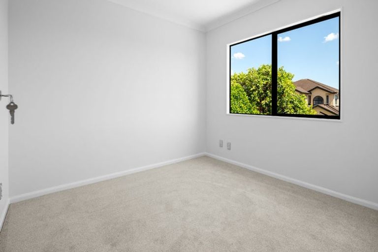 Photo of property in 35 Kestev Drive, Flat Bush, Auckland, 2016