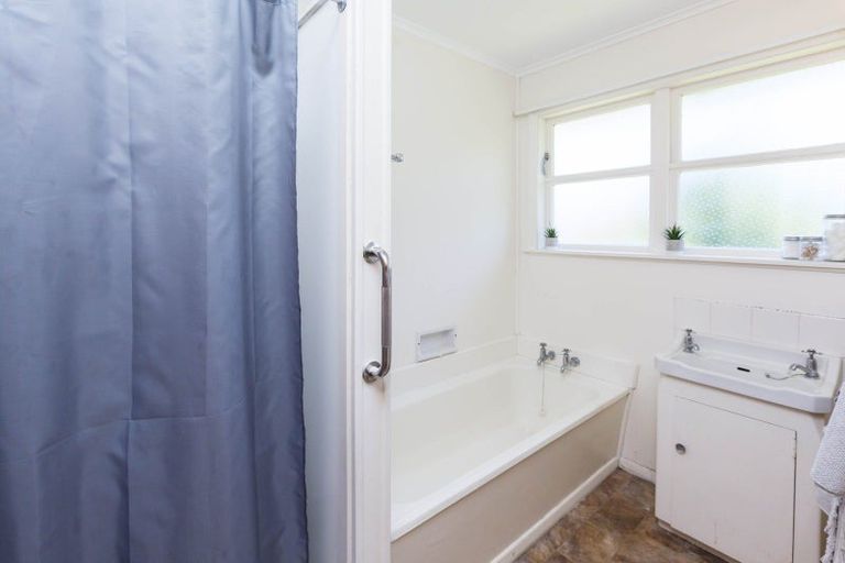 Photo of property in 61 Kashmir Avenue, Clouston Park, Upper Hutt, 5018