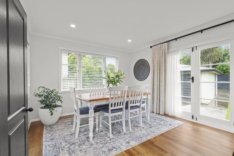 Photo of property in 11 Athlone Place, Hokowhitu, Palmerston North, 4410