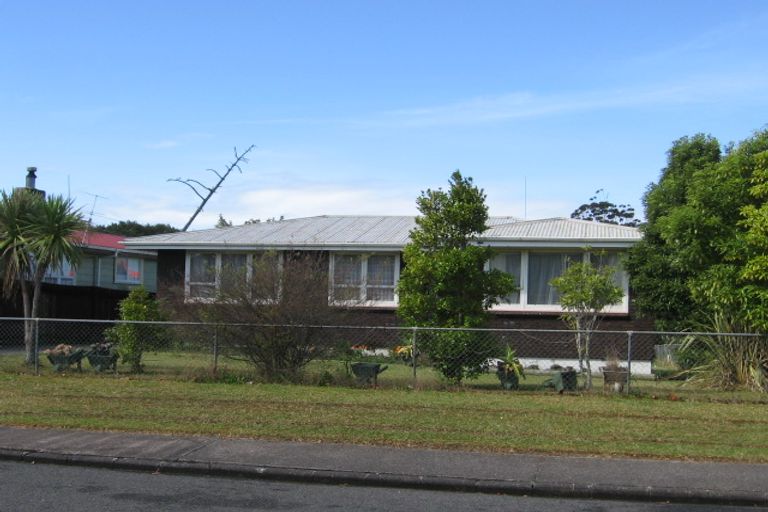 Photo of property in 35 Riverpark Crescent, Henderson, Auckland, 0610