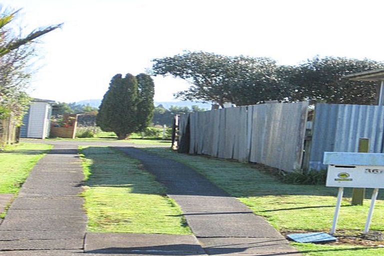 Photo of property in 2/36 Pukeroa Place, Papakura, 2110