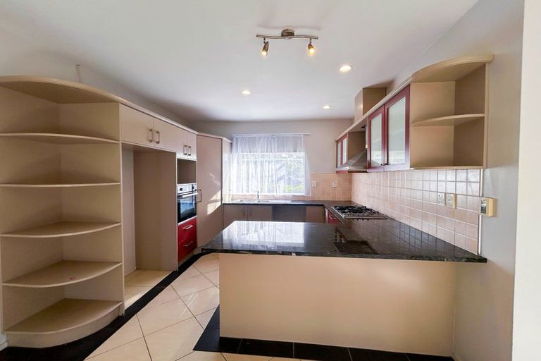 Photo of property in 5 Holsten Place, Massey, Auckland, 0614