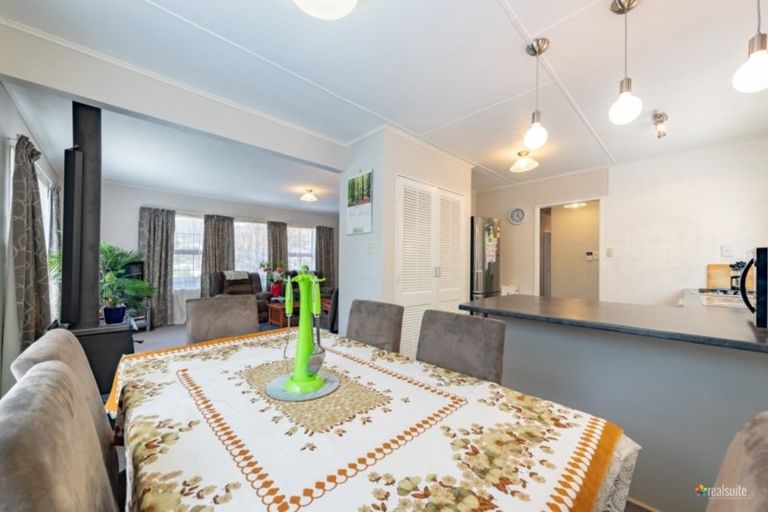 Photo of property in 124 George Street, Stokes Valley, Lower Hutt, 5019