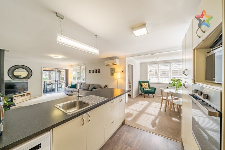 Photo of property in 1 Waldie Grove, Avalon, Lower Hutt, 5011