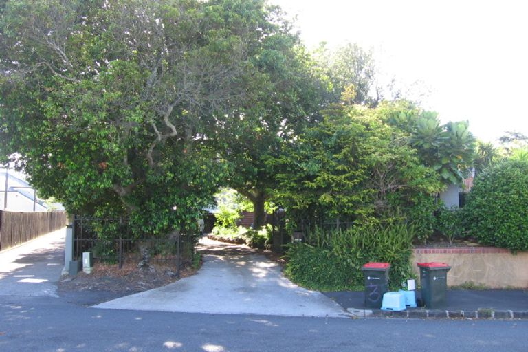 Photo of property in 1 Wolseley Avenue, Herne Bay, Auckland, 1011