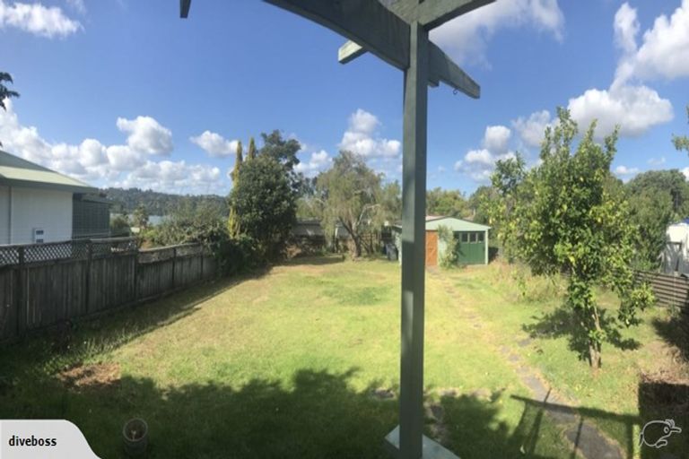 Photo of property in 6 Coleman Avenue, Herald Island, Auckland, 0618