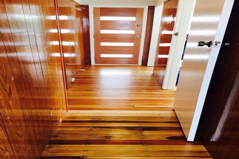 Photo of property in 1/65 Lancaster Road, Beach Haven, Auckland, 0626