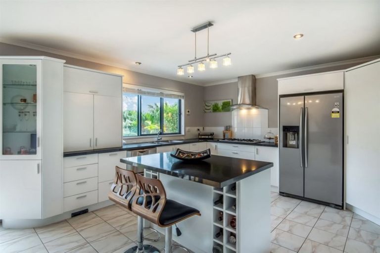 Photo of property in 166a Upper Harbour Drive, Greenhithe, Auckland, 0632