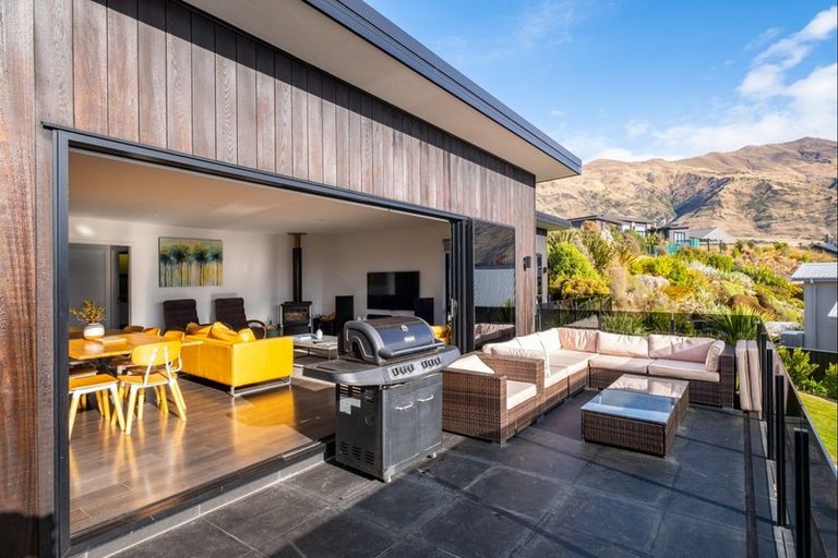 Photo of property in 30 Niger Street, Wanaka, 9305