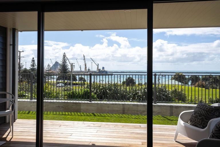 Photo of property in 9 Bayly Road, Moturoa, New Plymouth, 4310