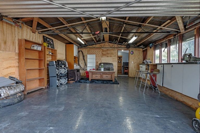 Photo of property in 135 Gillespies Line, Cloverlea, Palmerston North, 4412