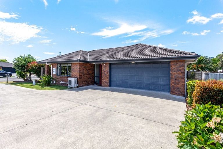 Photo of property in 16 Cobham Lane, Whitianga, 3510