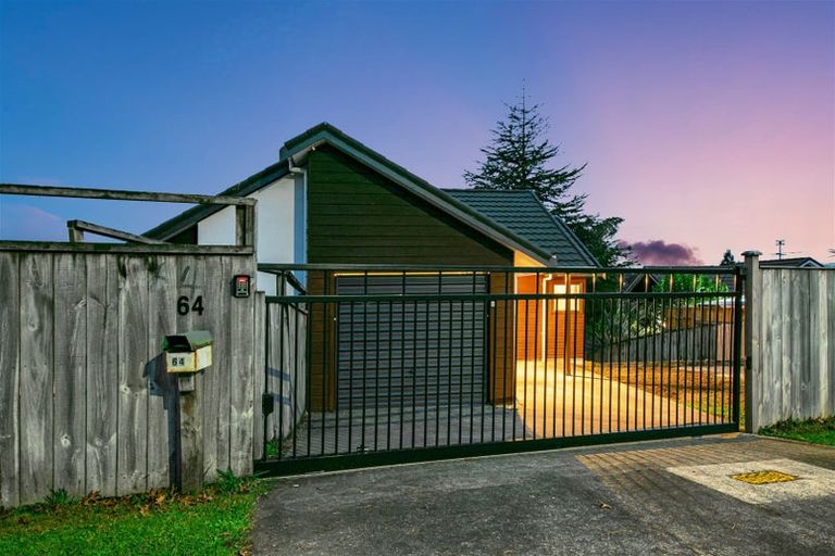 Photo of property in 64 Birdwood Road, Swanson, Auckland, 0612