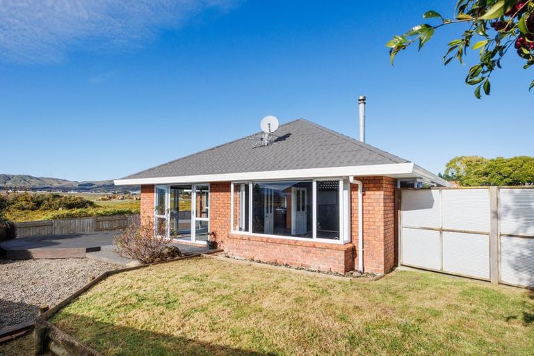 Photo of property in 20 Johnstone Drive, Fitzherbert, Palmerston North, 4410