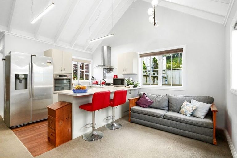 Photo of property in 74 Kiwi Crescent, Tawa, Wellington, 5028