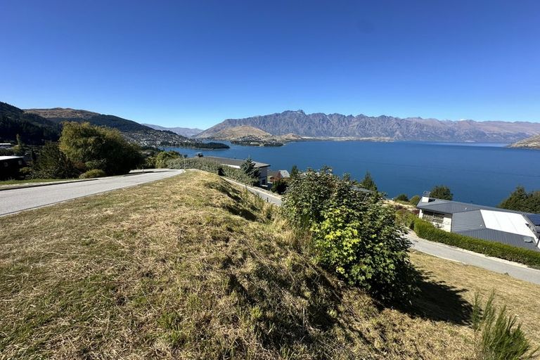 Photo of property in 2 Hanley Lane, Fernhill, Queenstown, 9300