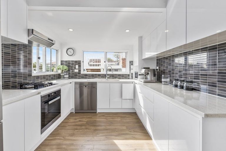 Photo of property in 30a Kawerau Avenue, Devonport, Auckland, 0624