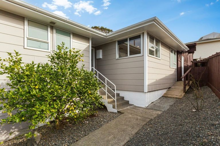 Photo of property in 13 Sombrero View, Ascot Park, Porirua, 5024