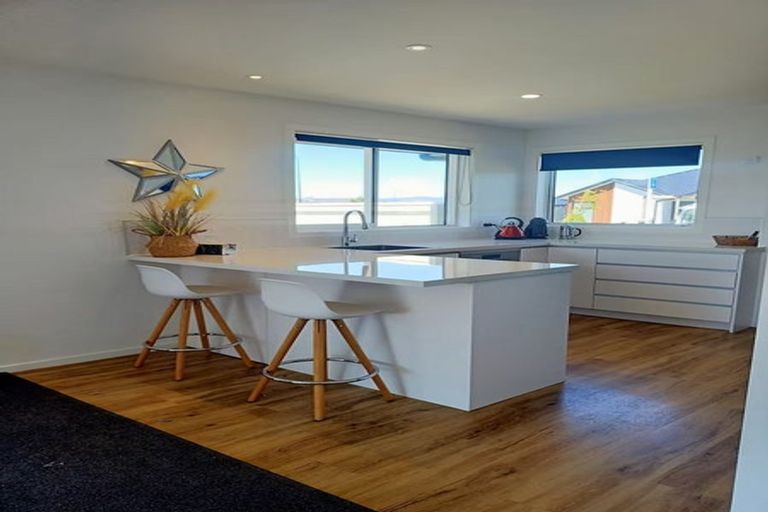 Photo of property in 2/2 Taita Drive, Boulcott, Lower Hutt, 5011