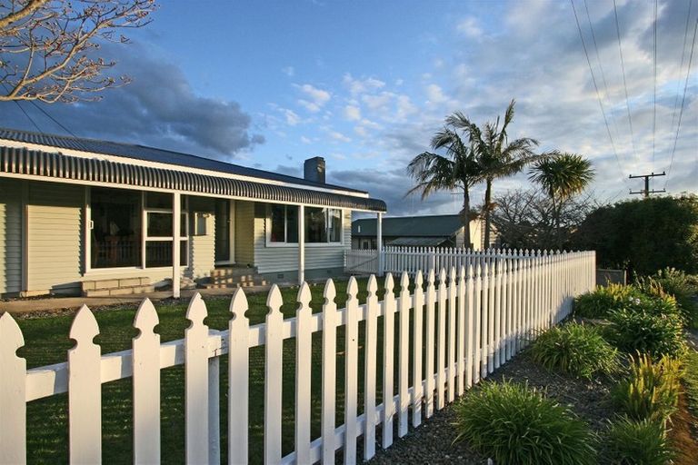 Photo of property in 115 Harbour View Road, Omokoroa, 3114
