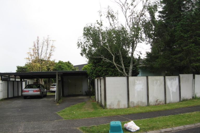 Photo of property in 1/21 Challen Close, Conifer Grove, Takanini, 2112