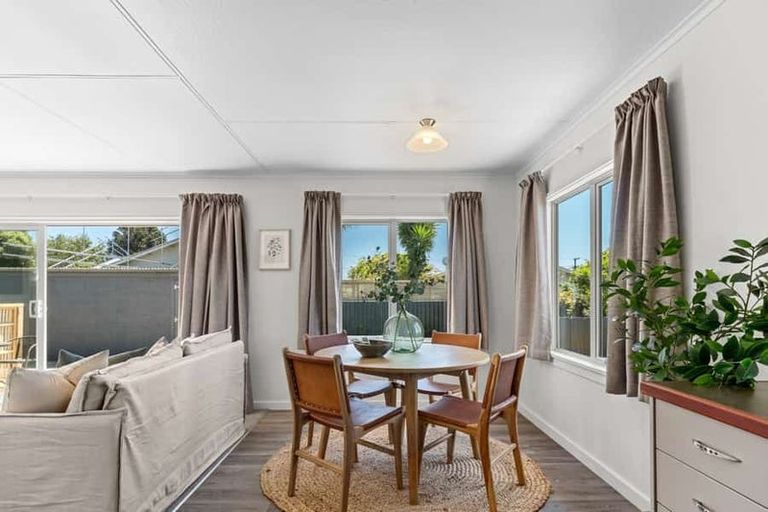 Photo of property in 43b Wallace Place, Westown, New Plymouth, 4310