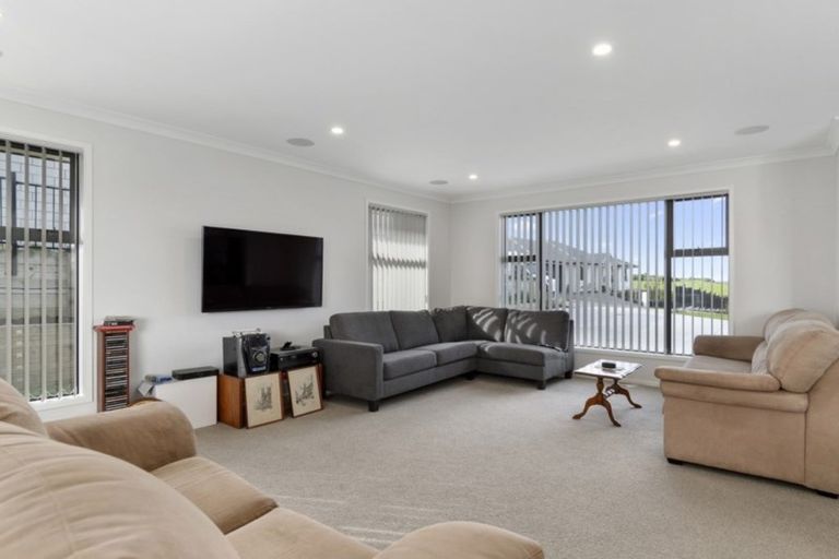 Photo of property in 110 Omokoroa Road, Omokoroa, 3114