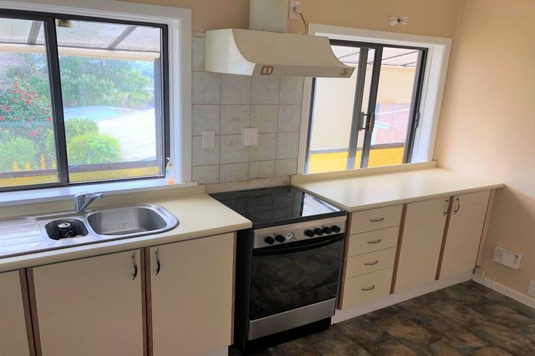 Photo of property in 213 Sturges Road, Henderson, Auckland, 0612