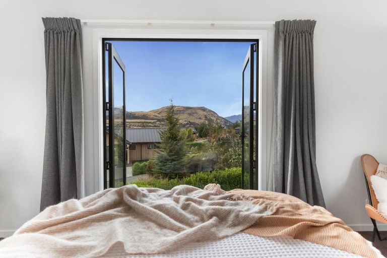 Photo of property in 6 Appin Court, Jacks Point, Queenstown, 9371