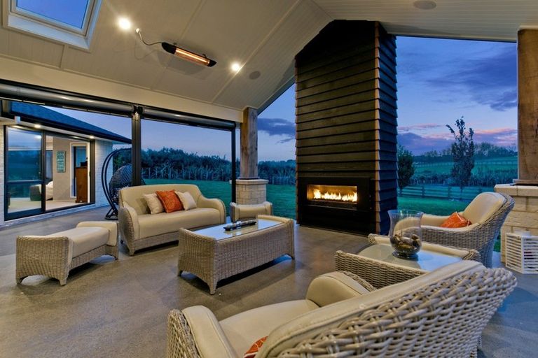 Photo of property in 13 Oak Valley Road, Dairy Flat, Albany, 0792