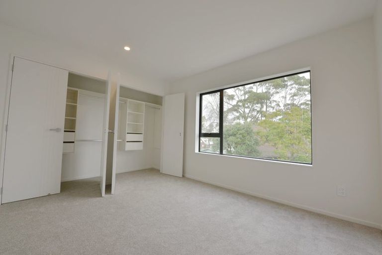 Photo of property in 43c Fitzherbert Avenue, West Harbour, Auckland, 0618