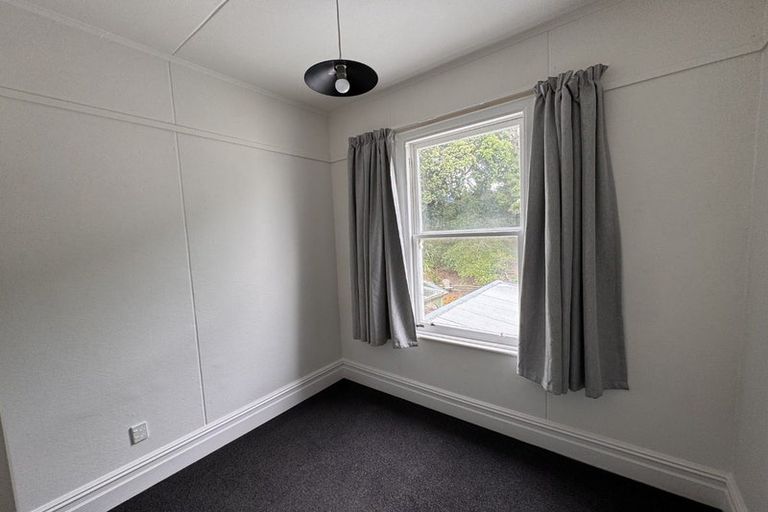 Photo of property in 2a Russell Terrace, Newtown, Wellington, 6021