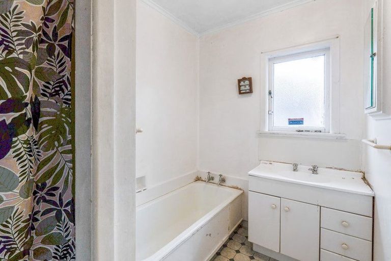 Photo of property in 49 Puhinui Road, Manukau, Auckland, 2104