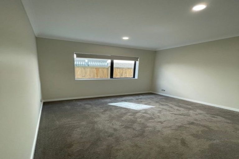 Photo of property in 35 Cloonlyon Drive, Flat Bush, Auckland, 2019