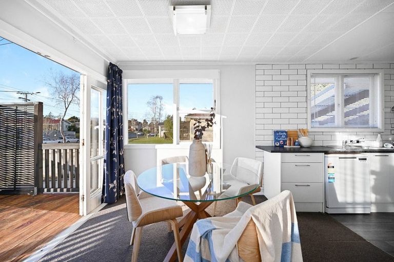 Photo of property in 2 Mabian Crescent, Deanwell, Hamilton, 3206